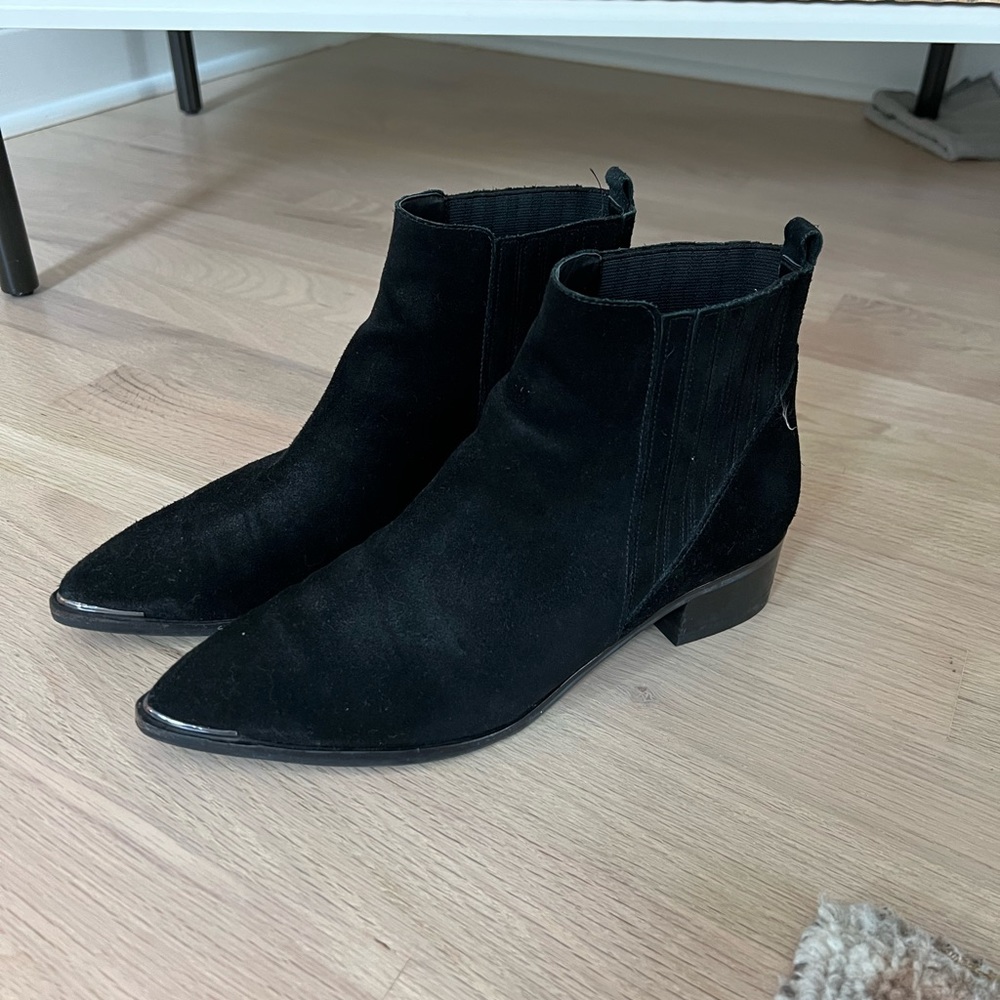 Marc Fisher black booties size 8